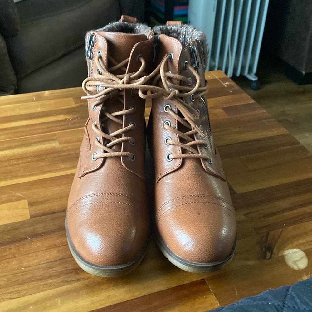 BRAND NEW WINTER BOOTS